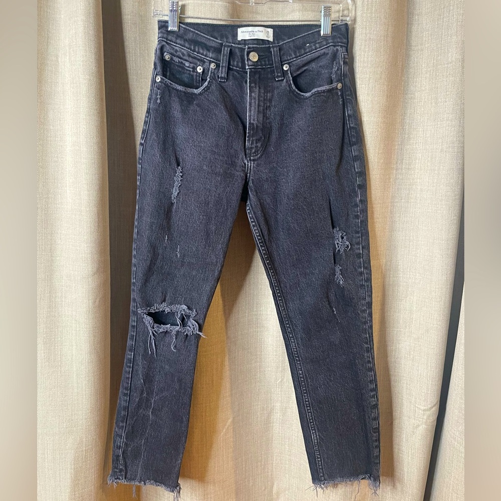 Abercrombie & Fitch High Rise Mom Jeans Size 2 short